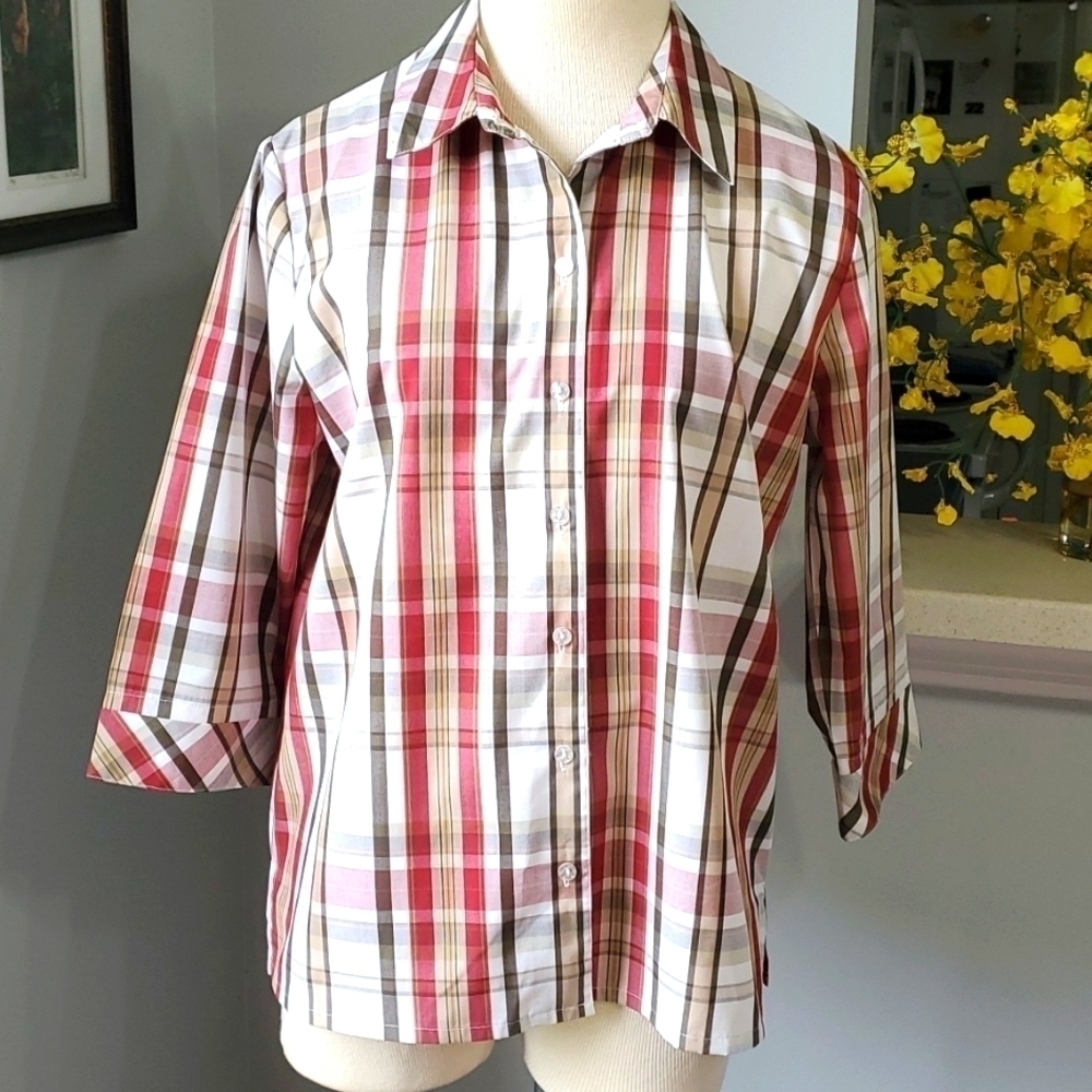 ALIA red green Plaid womens button down shirt. size 10 petite. Minamalist